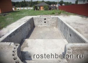 бассейн из бетона